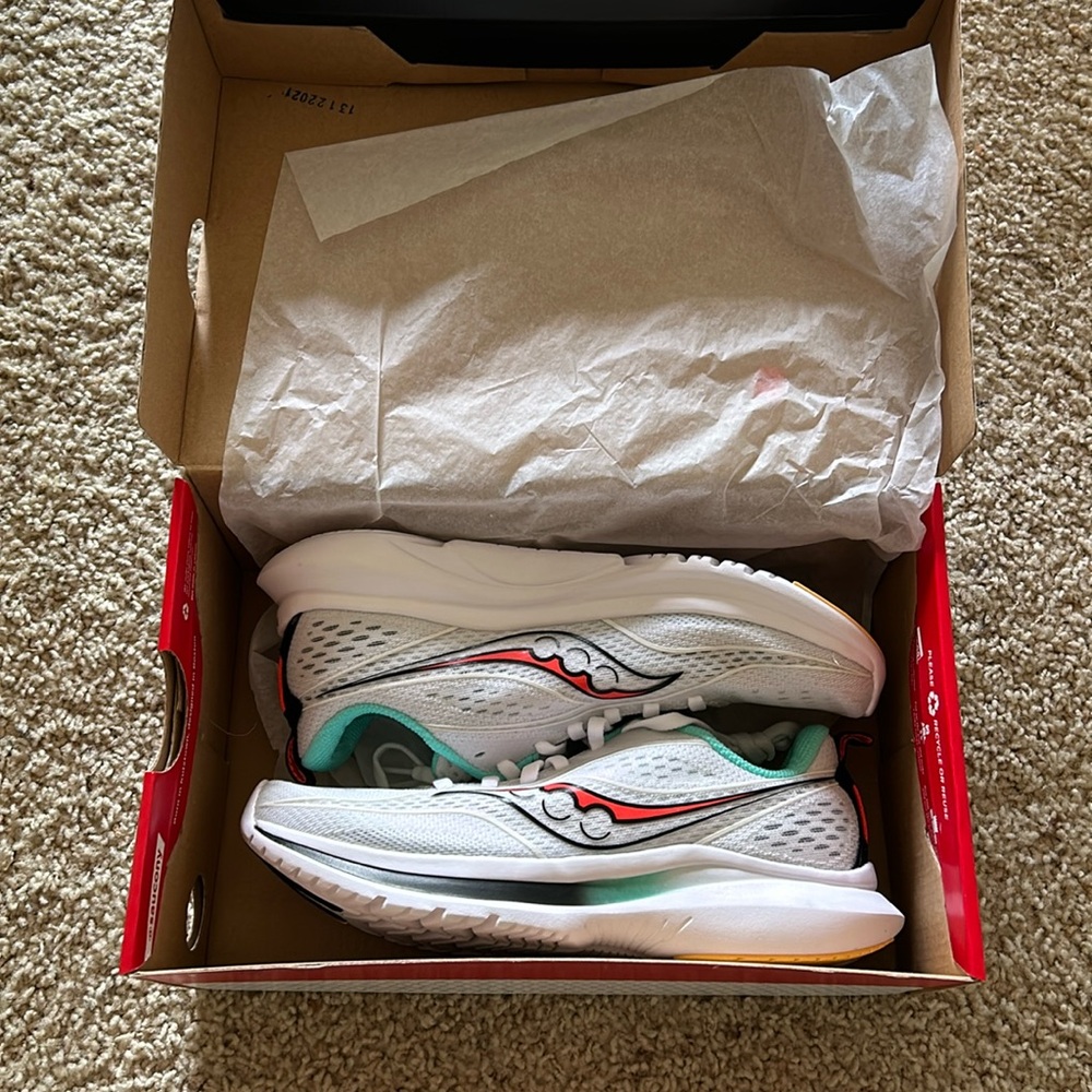 SAUCONY BRAND NEW